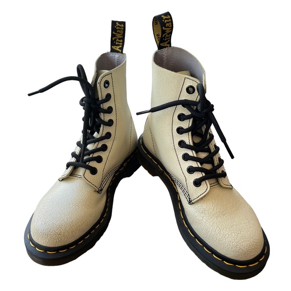 DR. MARTENS Pascal 8 Eyelet Cream Crackle Leather Combat Boots Docs Size US W 5 - Picture 8 of 13